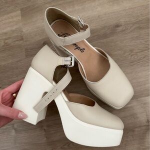 Free People - Gwen Mary Jane Platform Pump in Moonlight